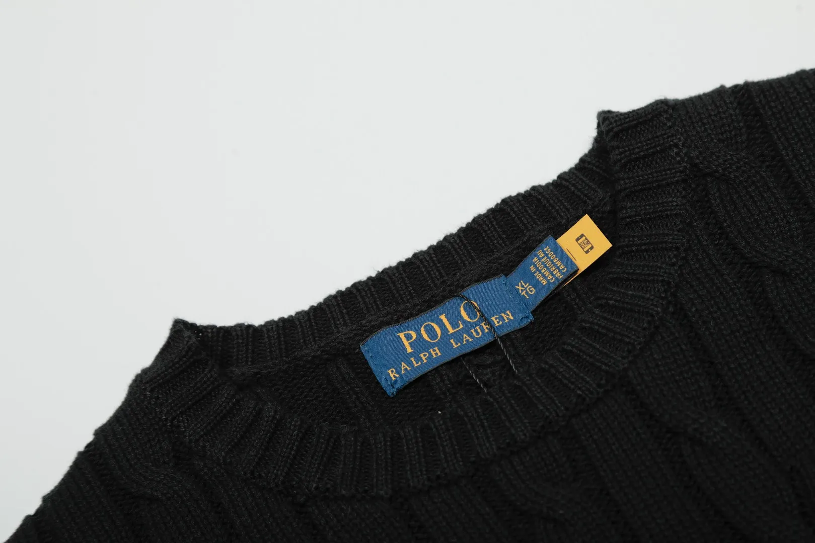 P154 💰 "Top quality" Style number: DS222# (not off the shelves all year round) [Ralph Lauren round neck pocket style solid color pony embroidered logo knitted short sleeves] ✅Ralph Lauren Ralph Lauren classic basic pocket all-match style goddess knitted short sleeves for all seasons ✅Main supplier platform live broadcast Wholesale entity Replenish when out of stock Not off the shelf ✅ZP quality 1:1 version Scan the code to enter the GF website Counter quality ✅Details and quality are the only one in Guangzhou. Imported quality cotton yarn, focusing on high-end, cost-effective, good quality needless to say. ✅The version is restored to the original order. The maximum size can be worn up to 160 pounds. Loose, comfortable and stress-free. ✅The upper body is simple and easy to match. A must-have for goddess ootd. Good-looking clothes are never picky. A must-have in the goddess’ wardrobe. Size: S-XL. Color: White, almond, purple, orange, gray, yellow, black, khaki, pink, navy, rose, green. Chinese red olive green light blue white label light blue blue label